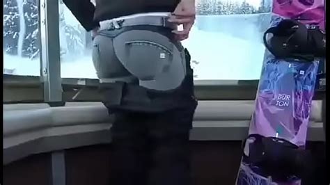 Snowboarding Girlfriend Strips In The Lift Xxx Videos Porno Móviles