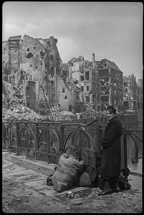 Rare Photos Show World War Ii From The Soviet Side The New York Times Wwii Photos Rare Photos
