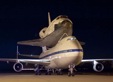 789 Nasa Modified Boeing 747 Carrying The Space Shuttle Discovery