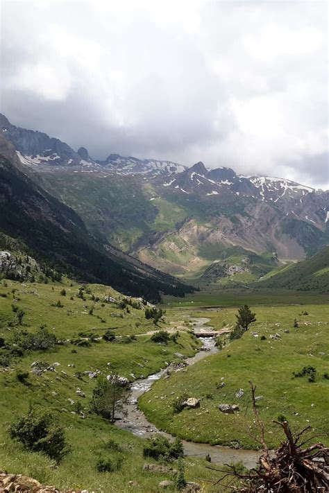 Alpes Pirineus Cáucaso São Exemplos De