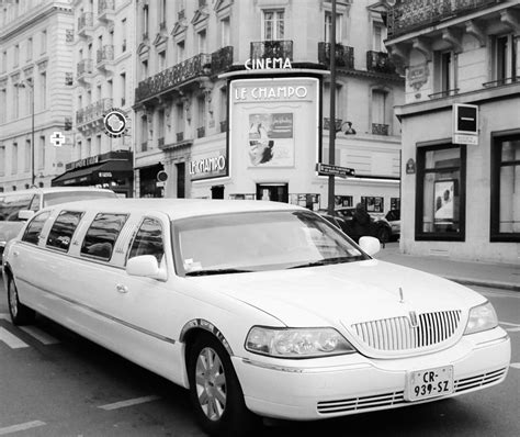 How Much Does A Limo Cost To Buy 🏎️ And How To Hire One