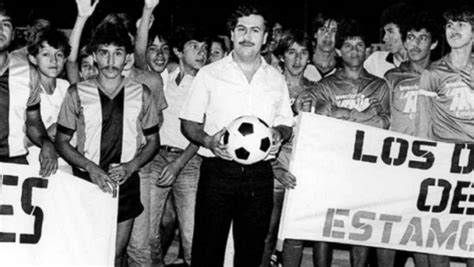 Escobar'ın oğlu, babasının yaşamı ile ilgili olarak kaleme aldığı ikinci kitabında, hiç kimse yardım oysa escobar ailesinin iddiasına göre; El Kashima frustró el sueño de Pablo Escobar: jugar una ...