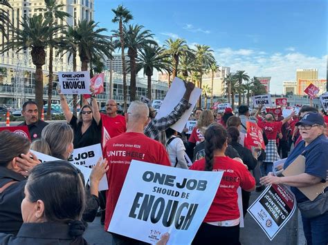 ‘If we don’t get it, shut it down,’ Las Vegas culinary union shows