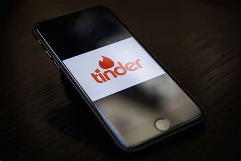 Tinder Accused Of Banning Transgender Woman From Using Dating App The