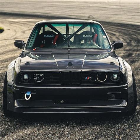 Kit does not include boot lid hinges. E30 BMW. Like everything but the wide body kit. | Bmw e30, Bmw, Bmw car