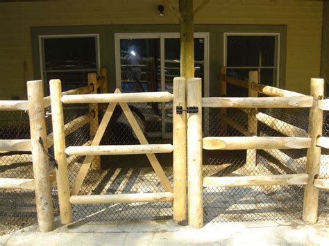 Cedar 3 Rail Post And Rail Gate With Self Closing Hinges And Latch