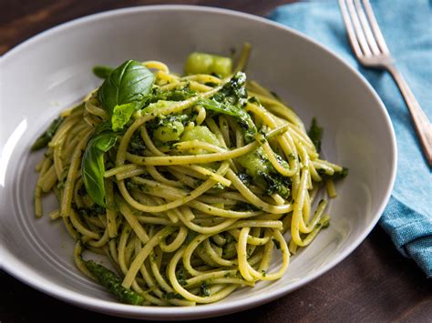 Cómo hacer los mejores espaguetis con salsa pesto