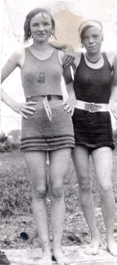 43 Interesting Vintage Snapshots Of Women In Swimsuits From The 1920s