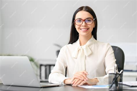 Premium Photo Female Accountant Working In Office