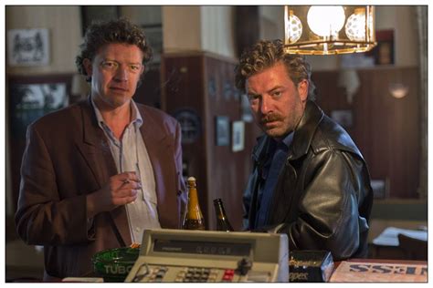 There's never been more choice when deciding where to have your natter over a freshly baked cake and tasty tea. Lady Linn componeert filmmuziek voor 'Café Derby' - Cinevox