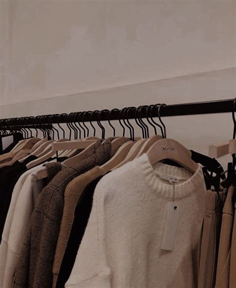 𝒫𝒾𝓃𝓉𝑒𝓇𝑒𝓈𝓉 𝒽𝑜𝓃𝑒𝑒𝓎𝒿𝒾𝓃 Beige Aesthetic Brown Aesthetic Aesthetic Colors