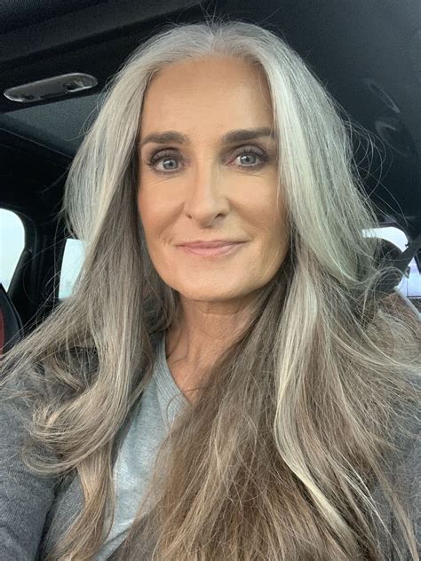 Pin By Caroline Labouchere On Gorgeous Grey Hair Long Gray Hair Natural Gray Hair Grey Hair