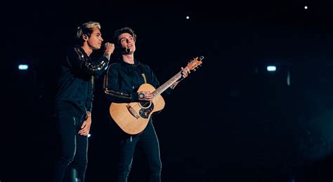 Guida fino alla mattina la luna che mi accompagna fino a te in montagna al mare in una laguna se ti. Biglietti concerti Benji e Fede 2019, Siamo solo noise ...