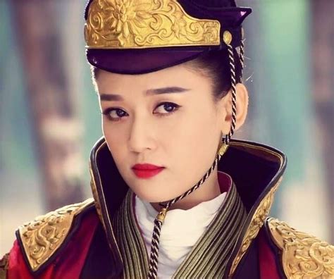 Dongfang bubai, literally invincible east, is a fictional character in the wuxia novel the smiling, proud wanderer by jin yong. Dong Fang Bu Bai | Diễn viên, Hình ảnh, Dép