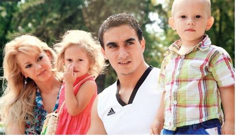 May 30, 2021 · gimnastul marian drăgulescu, în vârstă de 40 de ani, a câştigat duminică medalia de argint în finala de la sărituri, la cupa mondială de gimnastică artistică de la varna (bulgaria), cu o medie de 14,525 puncte. "Marian Dragulescu si-a uitat copii", acuza fosta sotie ...