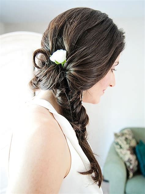 Just make bouffant and style it with flowers. Hairstyles Perfect for a Beach Wedding