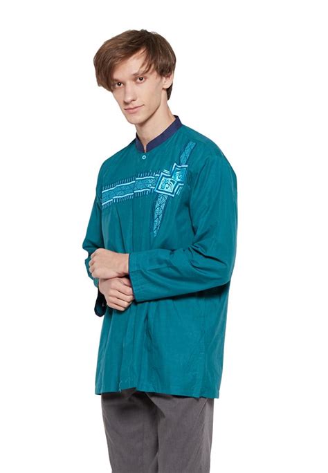 Selain itu, warna adalah elemen paling dominan dan aspek yang paling relatif dalam desain kehidupan. Baju Koko Warna Hijau Botol - Kumpulan Model Kemeja