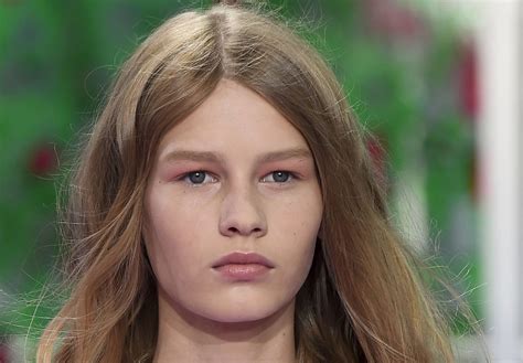 Rags To Riches Israeli Teen Cinderella Continues Meteoric Runway Rise