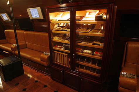 Mobile Cigar Lounge Lets You Take A Fag Anywhere Anytime Elite Choice