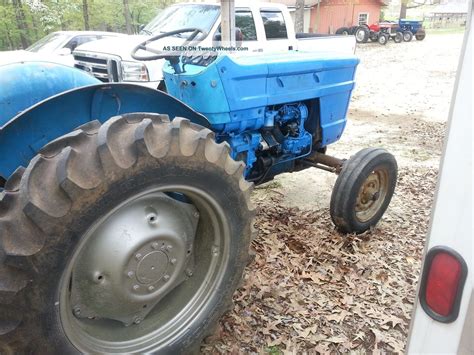 Long 350 Diesel Tractor With Power Steering Great Tires And Live Lift