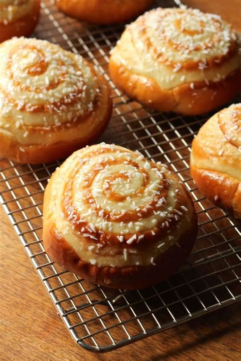 Coconut Custard Buns Korena In The Kitchen Follow Recommendation To Divide Into 8 Buns And 1