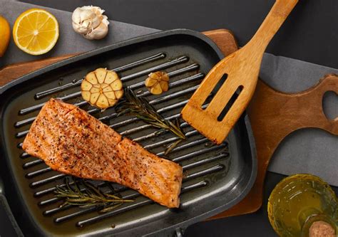 Here are a few simple methods to prepare salmon in your kitchen. What Temperature To Cook Salmon? - The Ultimate Guide ...