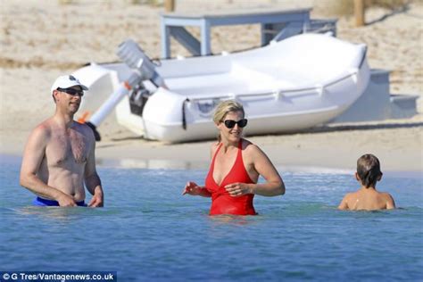 Sophie Countess Of Wessex Dazzles On Spanish Beach Daily Mail Online