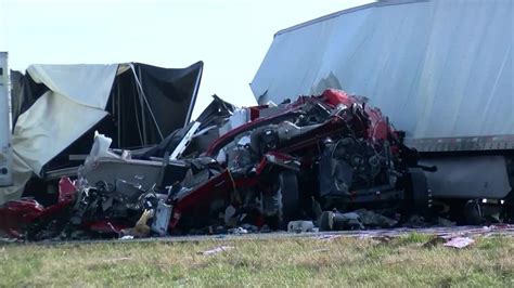 6 Dead In Missouri Interstate Pileup Involving 47 Vehicles Official