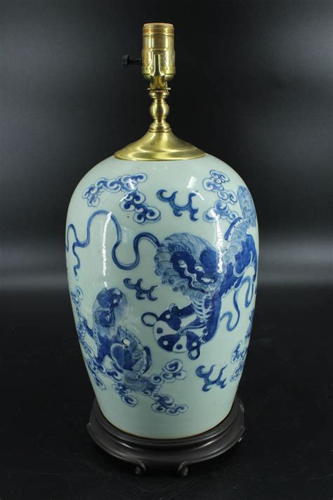 Vtg porcelain chinese pinched shape lamp w/ writing characters white blue *rare. Lot - CHINESE BLUE AND WHITE PORCELAIN TABLE LAMP