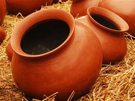 Clay Decorative Items Vtc Claypot India
