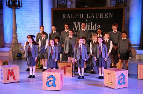 Jul 01, 2021 · matilda i daniel, którzy zaprzyjaźnili się w erze modemów 56k, wpadają na siebie po 20 latach. NOWY JORK, NY - MAJ 19: Dzieciaki Przy Matilda Musical ...