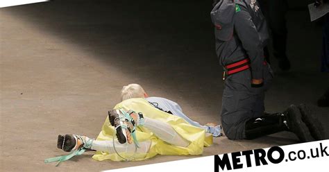 model dies after collapsing on runway at fashion week in brazil metro news