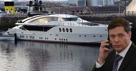 Russian Billionaires Stunning £40m Superyacht Sails Up The Clyde To