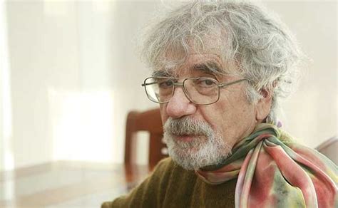 A proposito de la biologia del conocimiento de humberto maturana. Humberto Maturana: "Un embrión no es un ser humano, si se ...