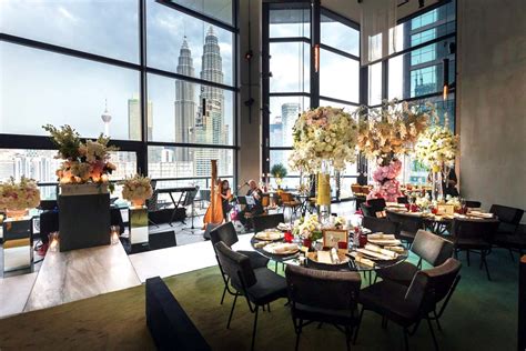 Young, preppy, urban and popular, troika sky dining is a favorite restaurant that beautifully blends with the modern skyline of the city. Troika Sky Dining 2 - SevenPie.com: Because Everyone Has A ...