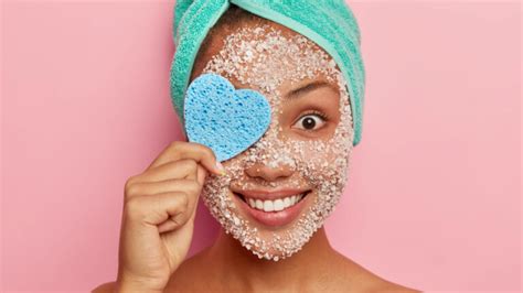 7 Amazing Simpe Face Scrub Application Steps To Master