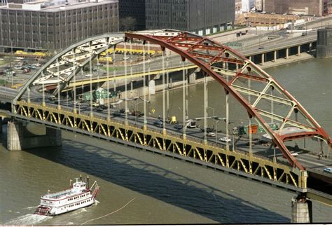 How Did The Fort Pitt Bridge Get Its Color