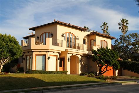 This home was built in 2004 and last sold on 7/31/2020 for $215,000. Beach Barber Tract La Jolla Homes - Beach Cities Real Estate