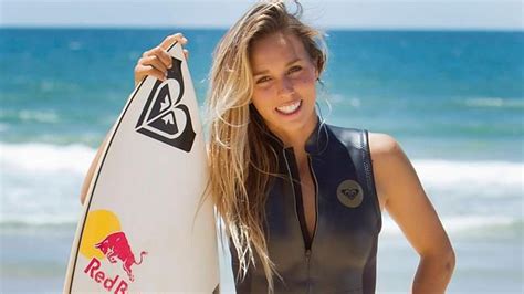Top 10 Hottest Female Surfers In The World That Will Make You Drool
