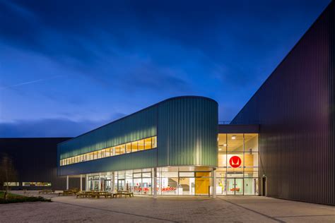 Grimshaw Architects Completes Third Uk Manufacturing Facility For