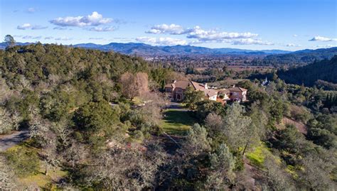 This Mouthwatering Napa Valley Estate Is Looking For A New Owner