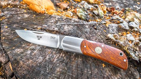 Fixed Blade Hunting Knives Guide And Top 10 Best Fixed Hunting Knives