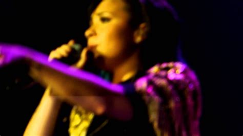 Demi Lovato Give Your Heart A Break Sex And Love Tour Paris Bercy