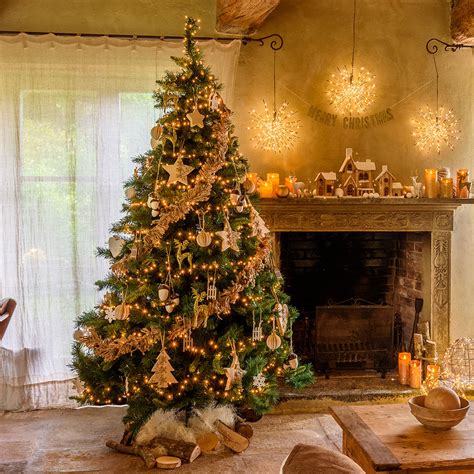 Colori delle decorazioni ed addobbi della tavola natalizia. Alberi di Natale originali 2018 | Luminal Park