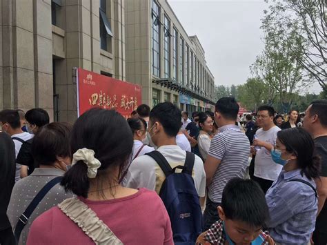 版权所有：西安交通大学 站点建设与维护： 网络信息中心 联系人：贺喜梅 王齐 电话：82664996. 徐州港利·上城国际持续热销-港利投资集团