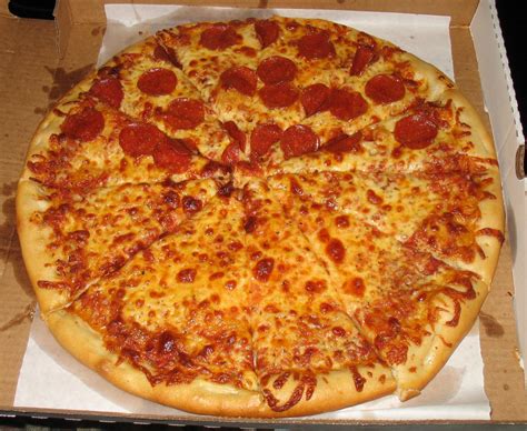 The Half And Half Pizza Pizza Photo 33490607 Fanpop