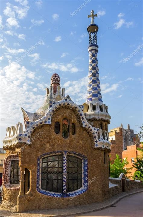 Ab chf 78 (c̶h̶f̶ ̶1̶0̶8̶) bei tripadvisor: House Barcelona Gaudi - Stock Editorial Photo © fotoall ...
