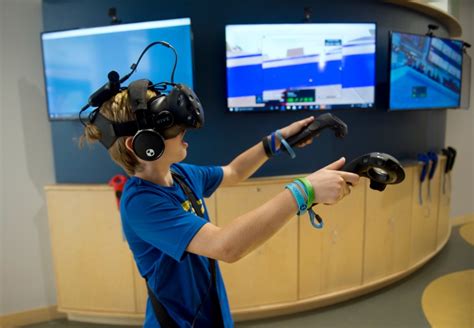Virtual Reality Arcade Opens At Sherman Oaks Westfield Fashion Square
