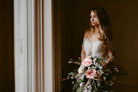 A Lavishly Historic Styled Shoot At The Turnblad Mansion