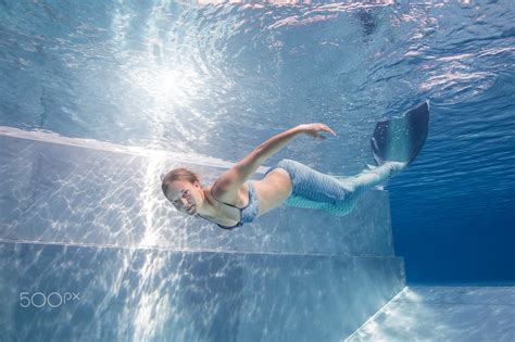 Wallpaper Water Women Swimming Diving Underwater Px X Wallpapermaniac